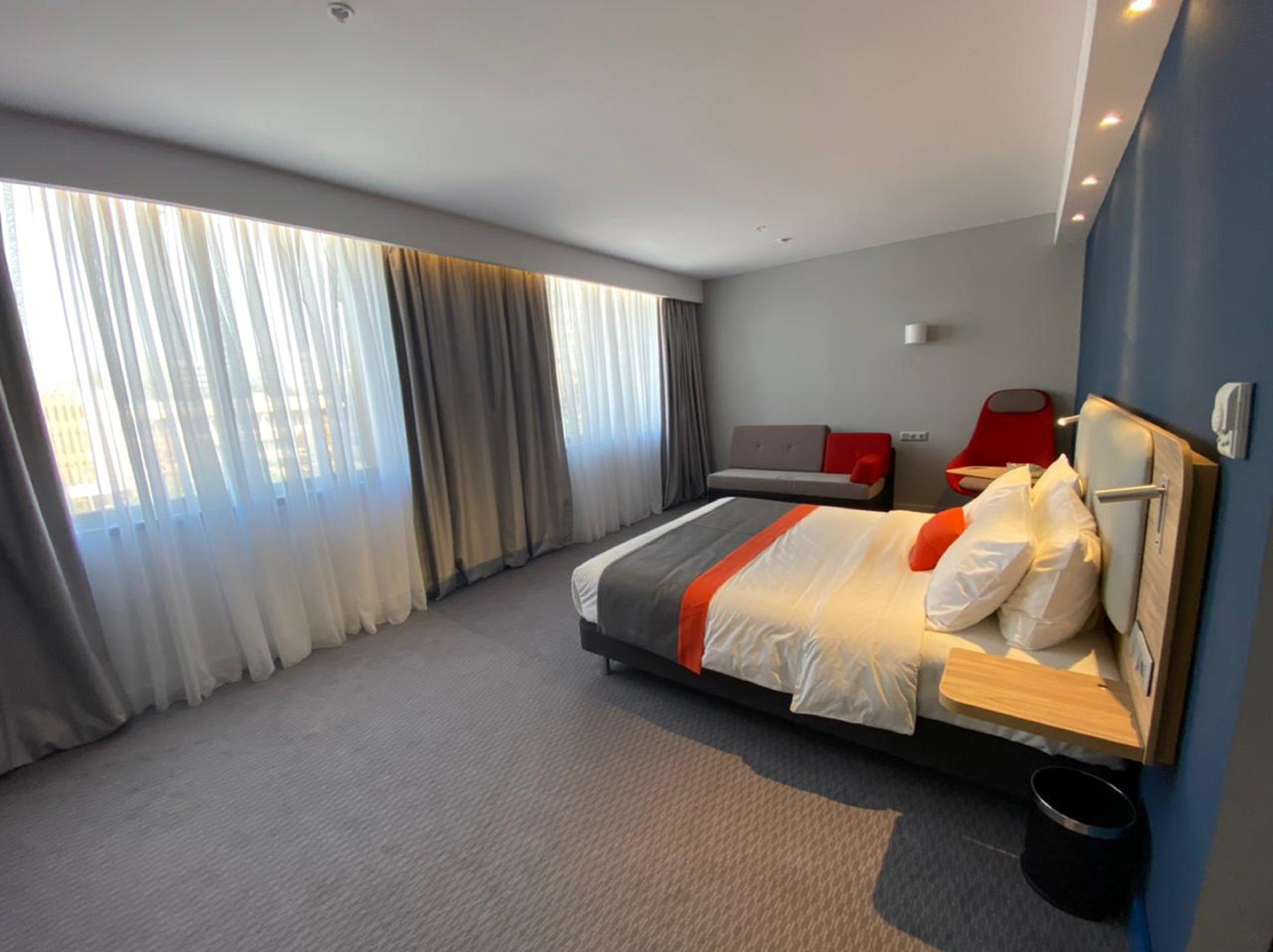 Holiday Inn Express - Almaty By Ihg Luaran gambar